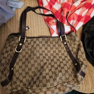 ✨ Gucci GG Monogram Logo Purse